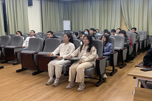学生积极参加选调分享活动.jpg